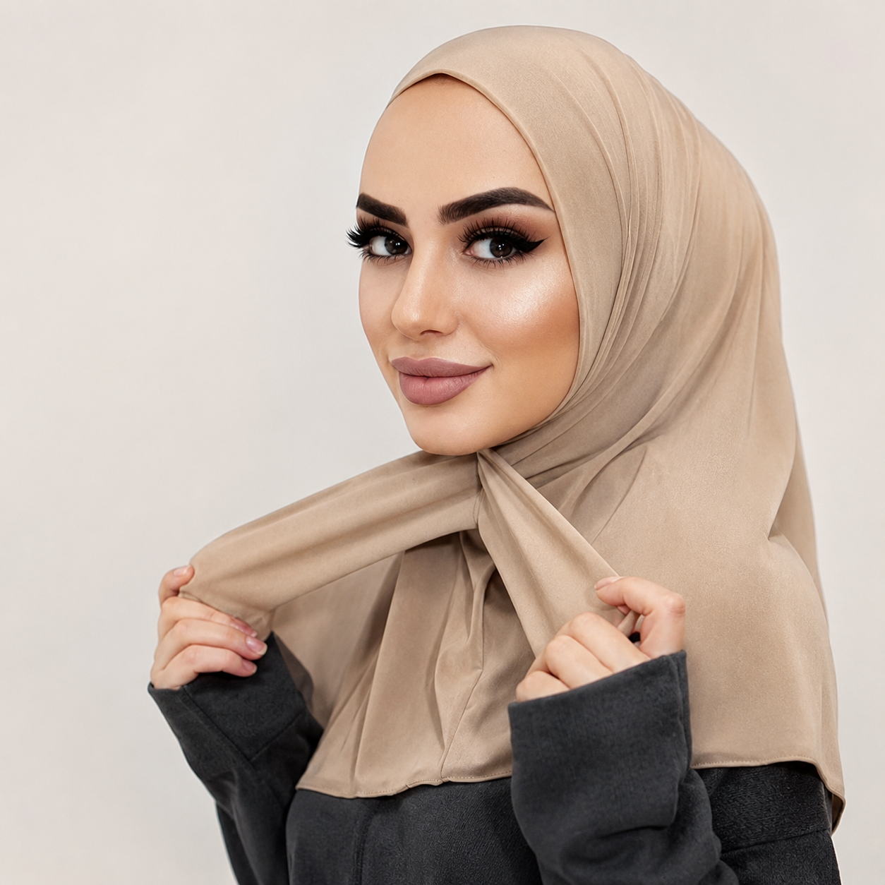 Hijab Modèle Respirant avec Bouton - Confort et Élégance Assurés
